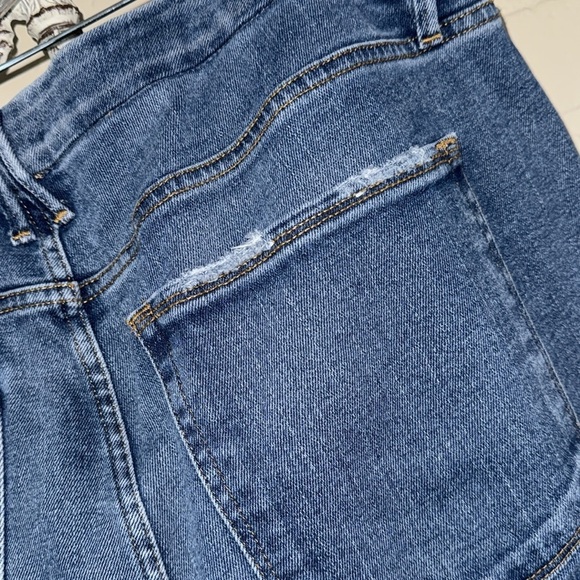 Good American Blue Skinny Jeans Distressed good jeans sz 20 frayed hem - Picture 3 of 5